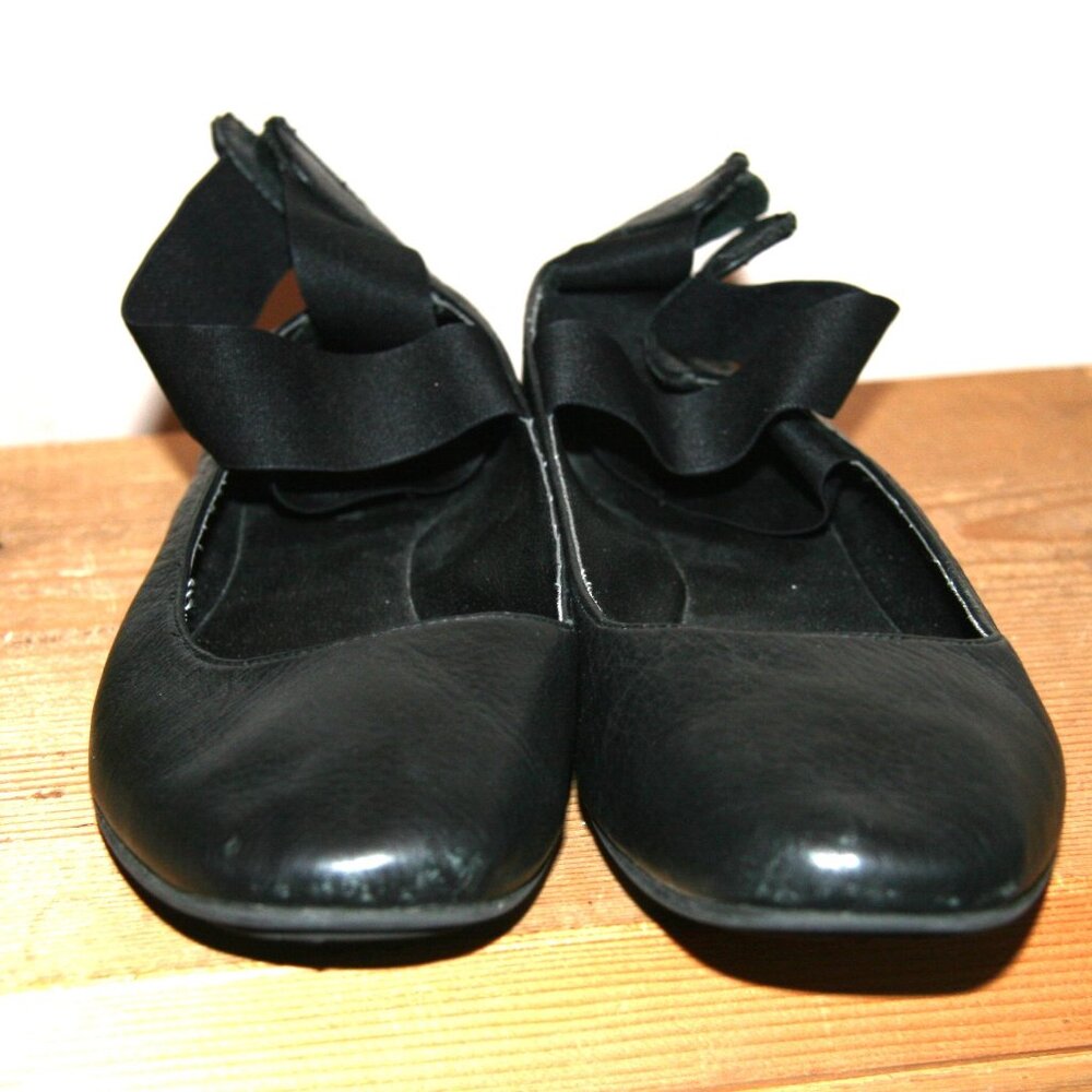 Kenneth Cole Reaction leather flats